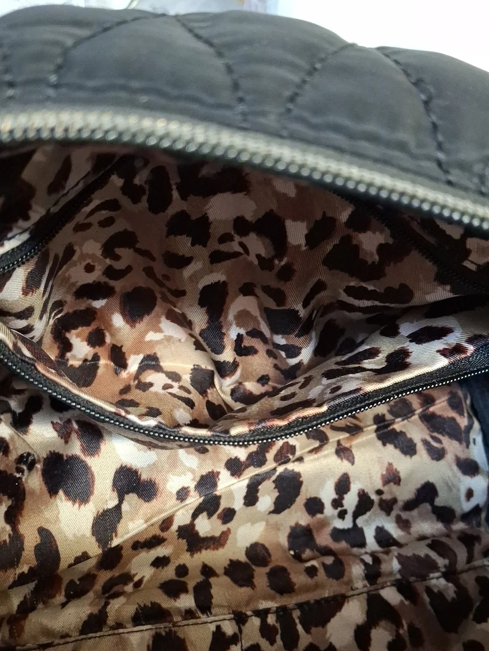 Black Quilted Crossbody 8x4x5 Bag Pre-Loved